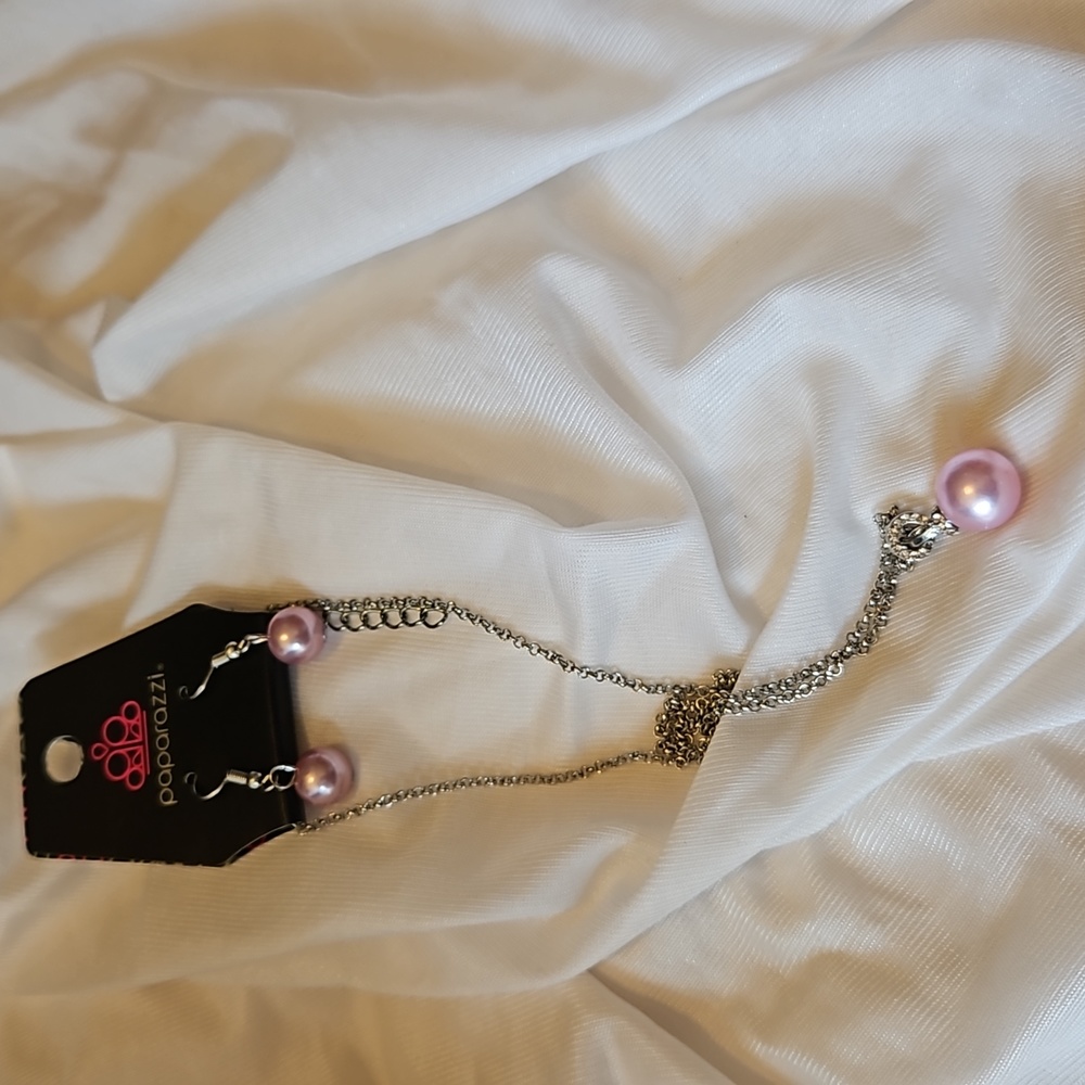 Paparazzi necklace and earrings.